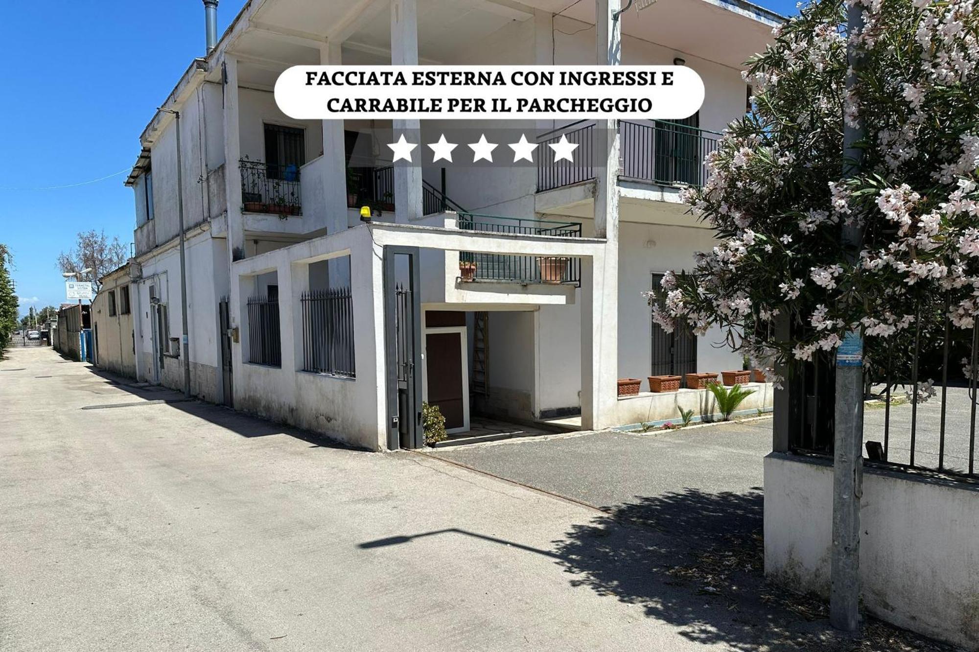 Grancomfort Tra Napoli E Caserta Castel Volturno Kültér fotó
