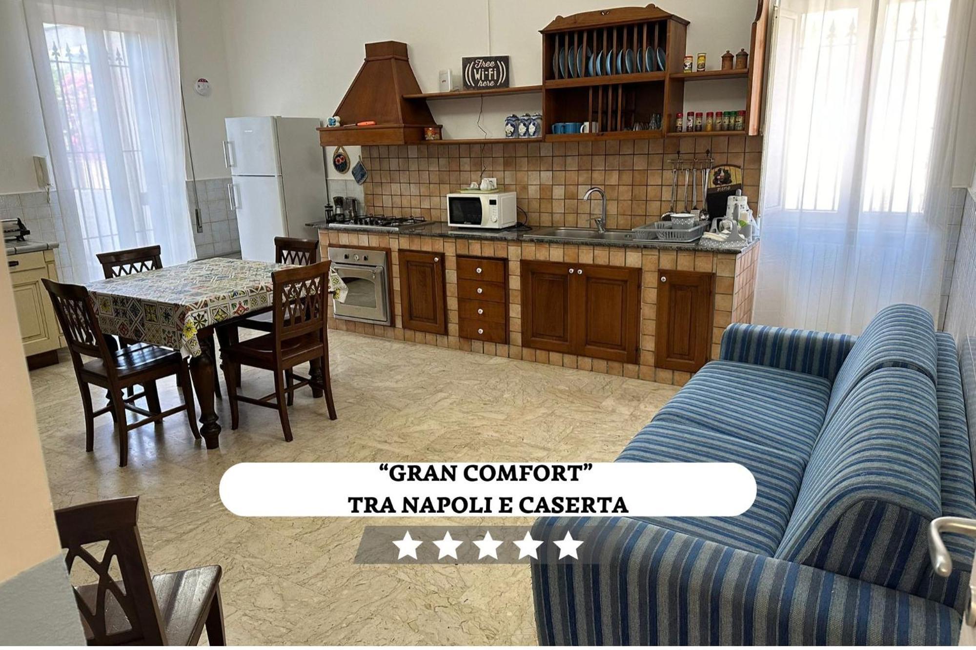 Grancomfort Tra Napoli E Caserta Castel Volturno Kültér fotó